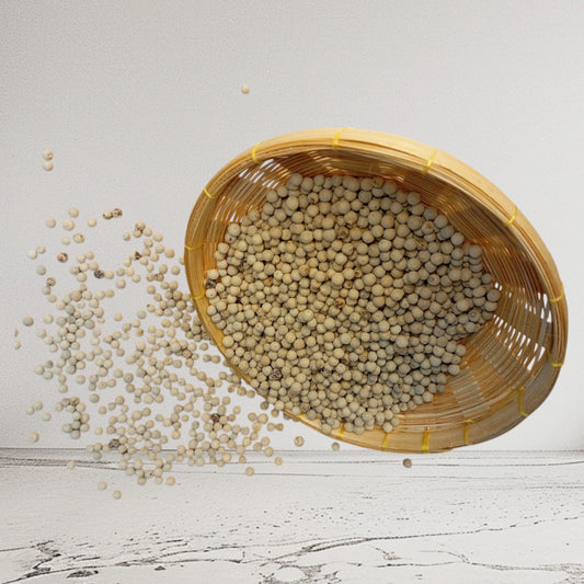 weißer Pfeffer ganz